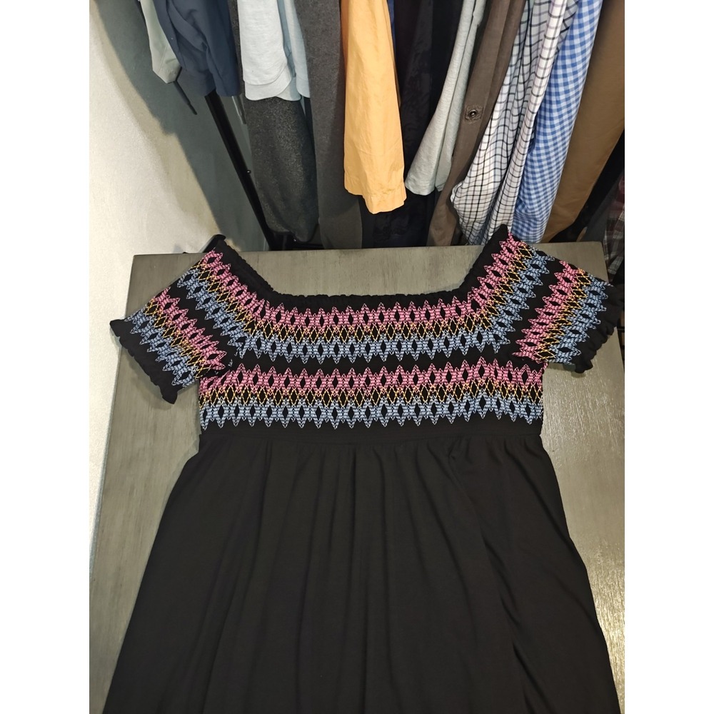 Torrid Woman's Black smocked off-shoulder dress,Embroidery Detail,Plus Size 4 - Picture 3 of 9
